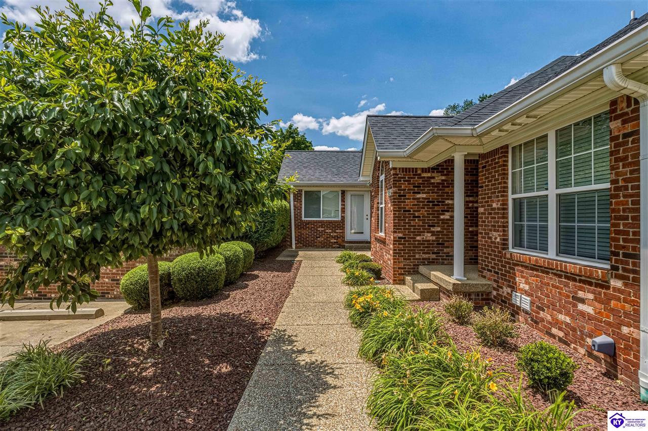 102 A Legacy Court photo 5