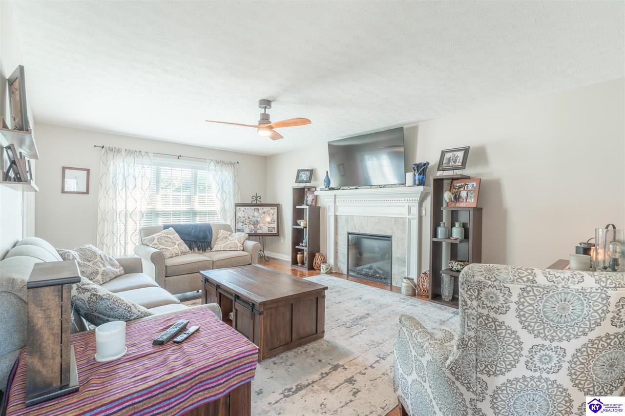 200 Riley Way photo 10