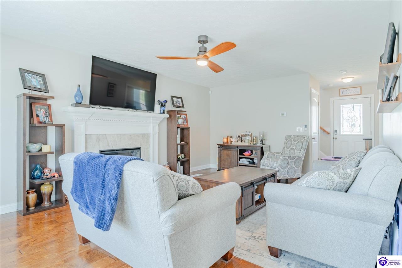 200 Riley Way photo 11