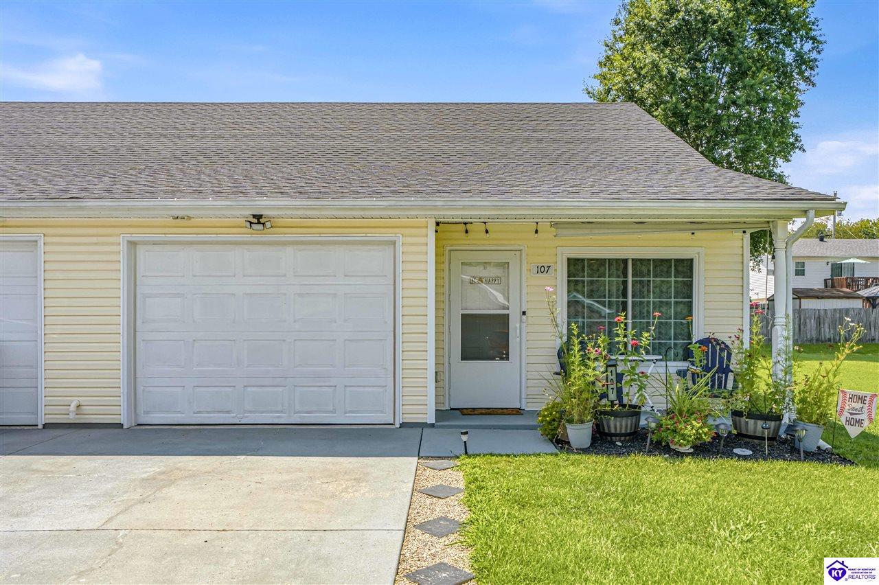 107 Clover Court photo 2