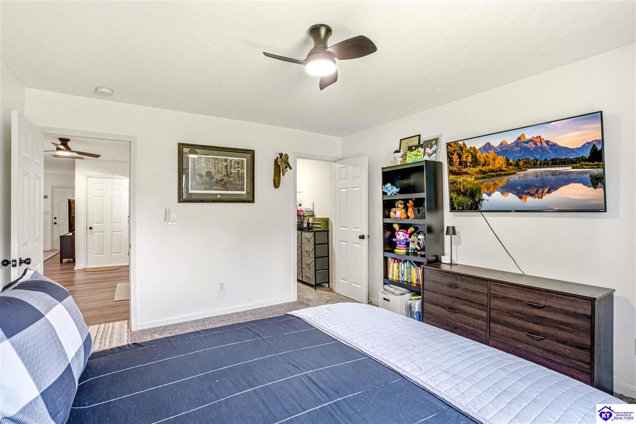 107 Clover Court photo 20