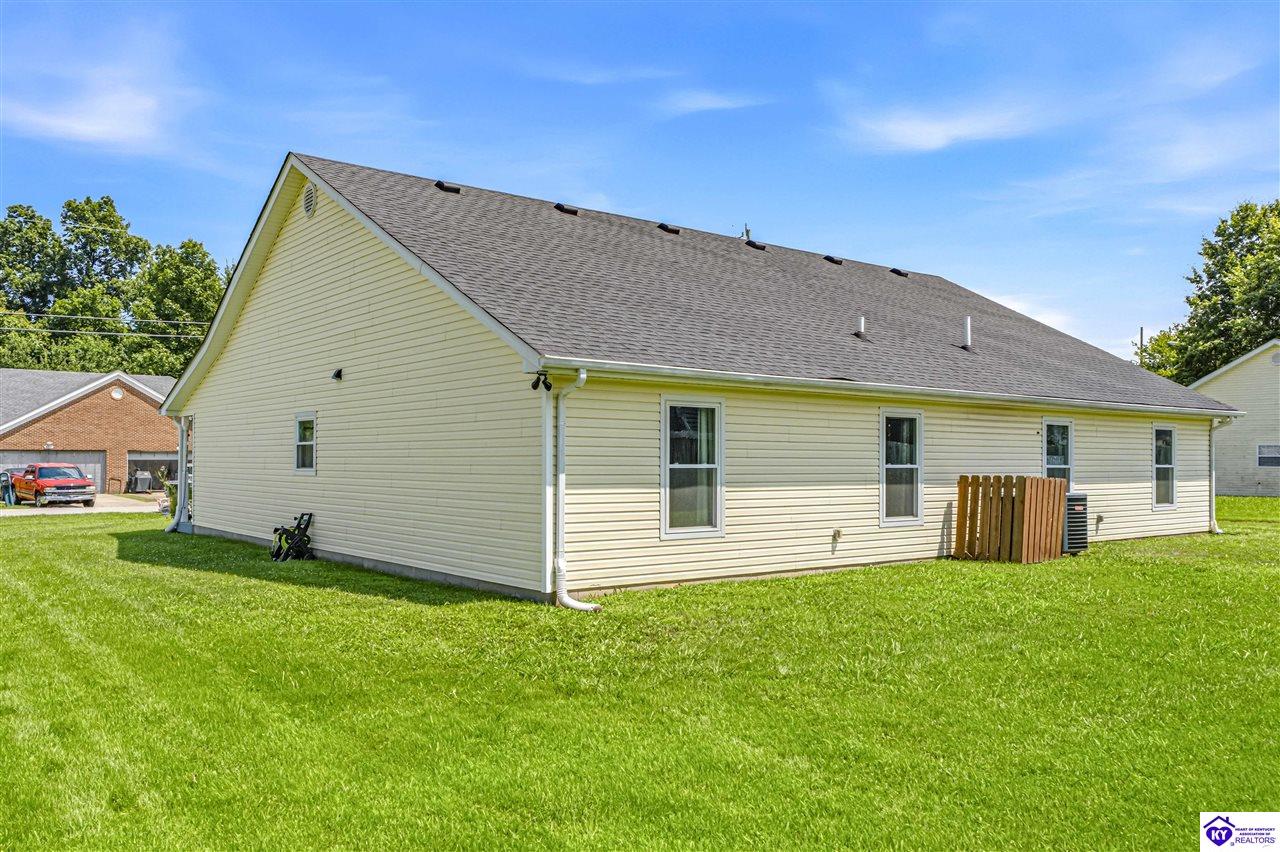 107 Clover Court photo 26