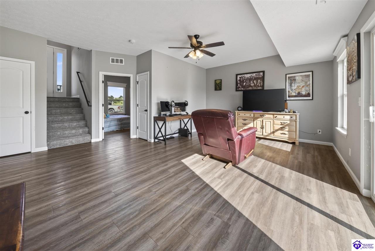 580 House Lane photo 23