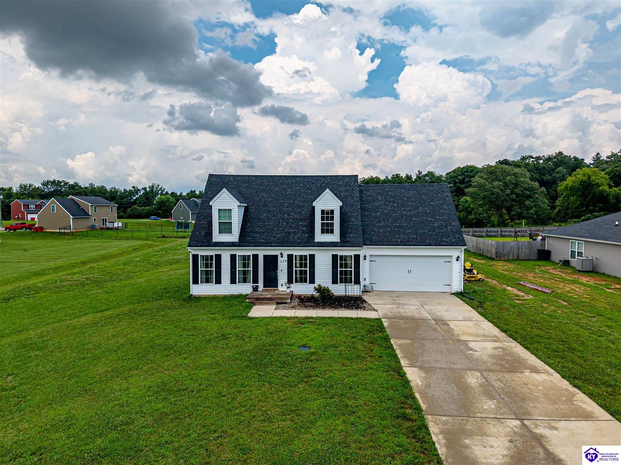 129 Molly Way photo 3