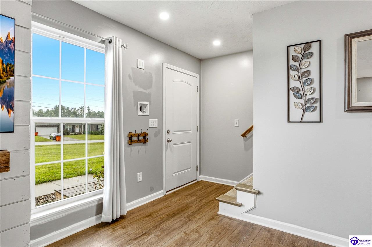 129 Molly Way photo 4