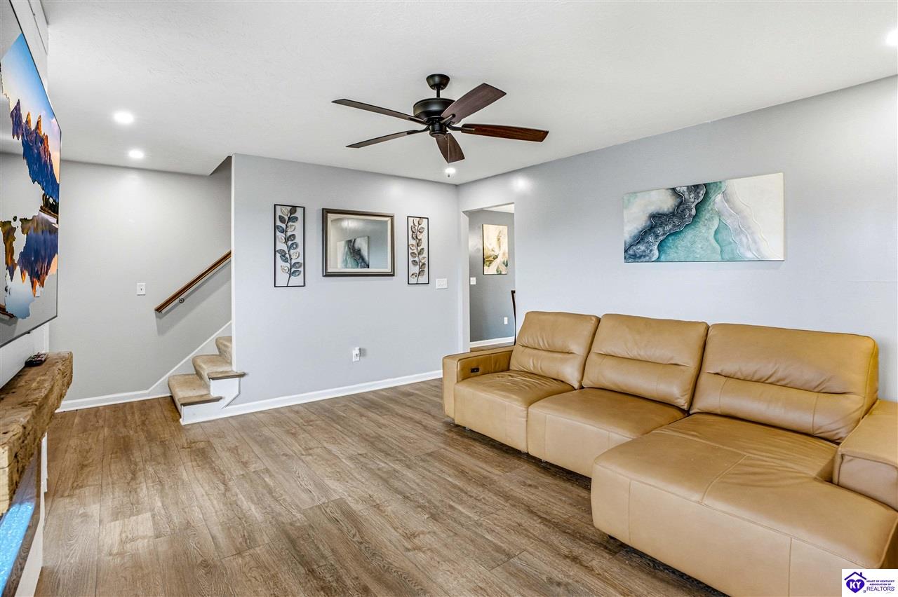 129 Molly Way photo 7