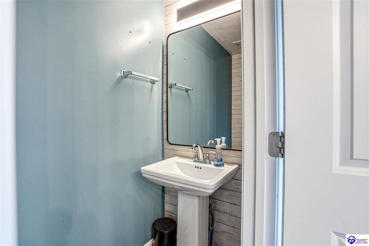 129 Molly Way photo 9