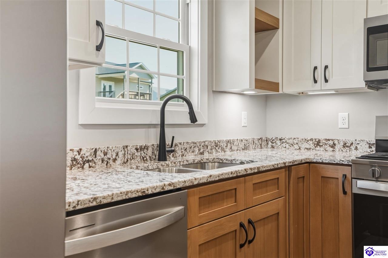 37 D Wayne Circle photo 11