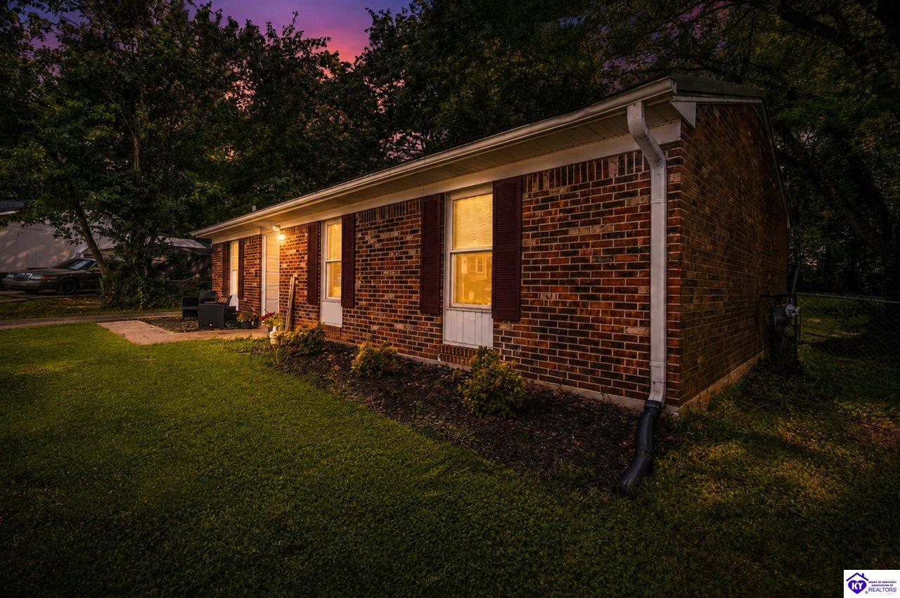 148 Vonda Court photo 2