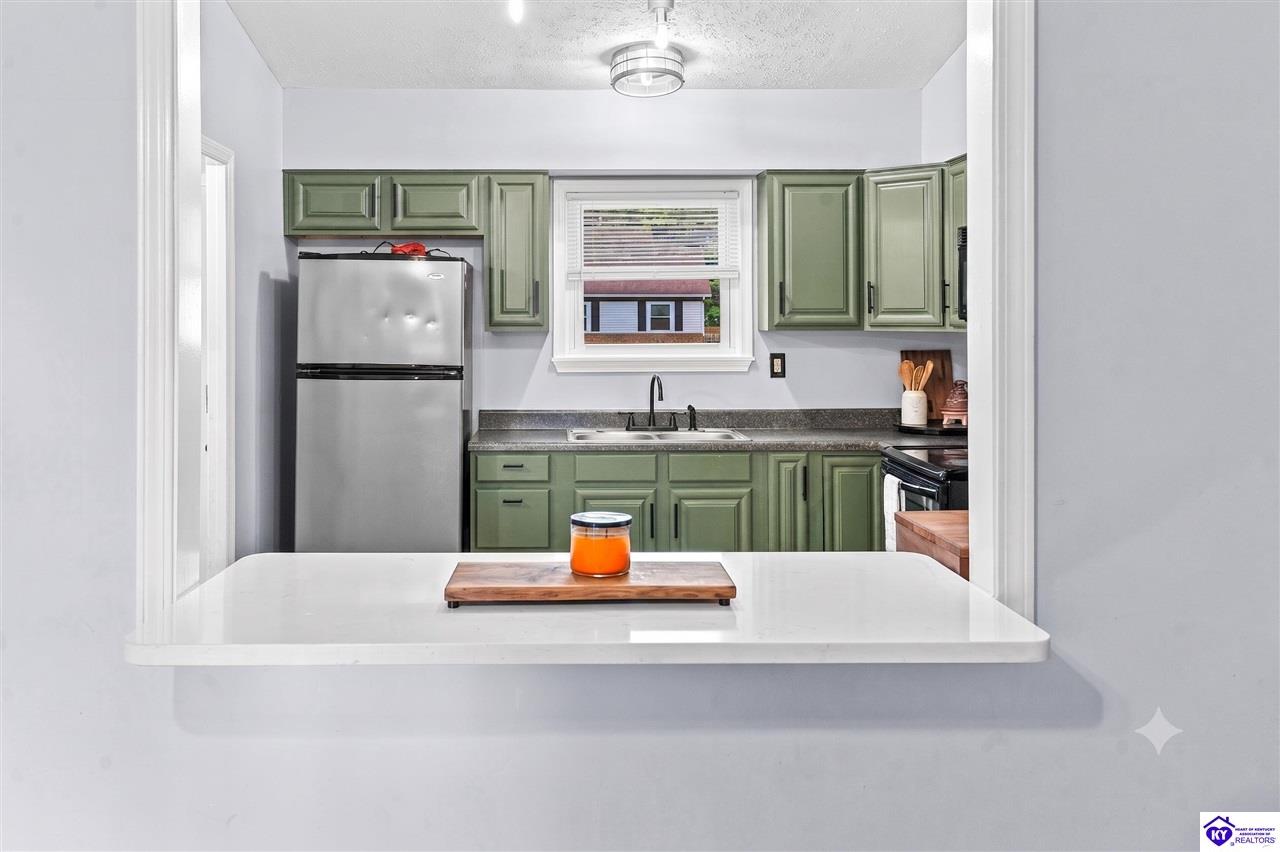 148 Vonda Court photo 8