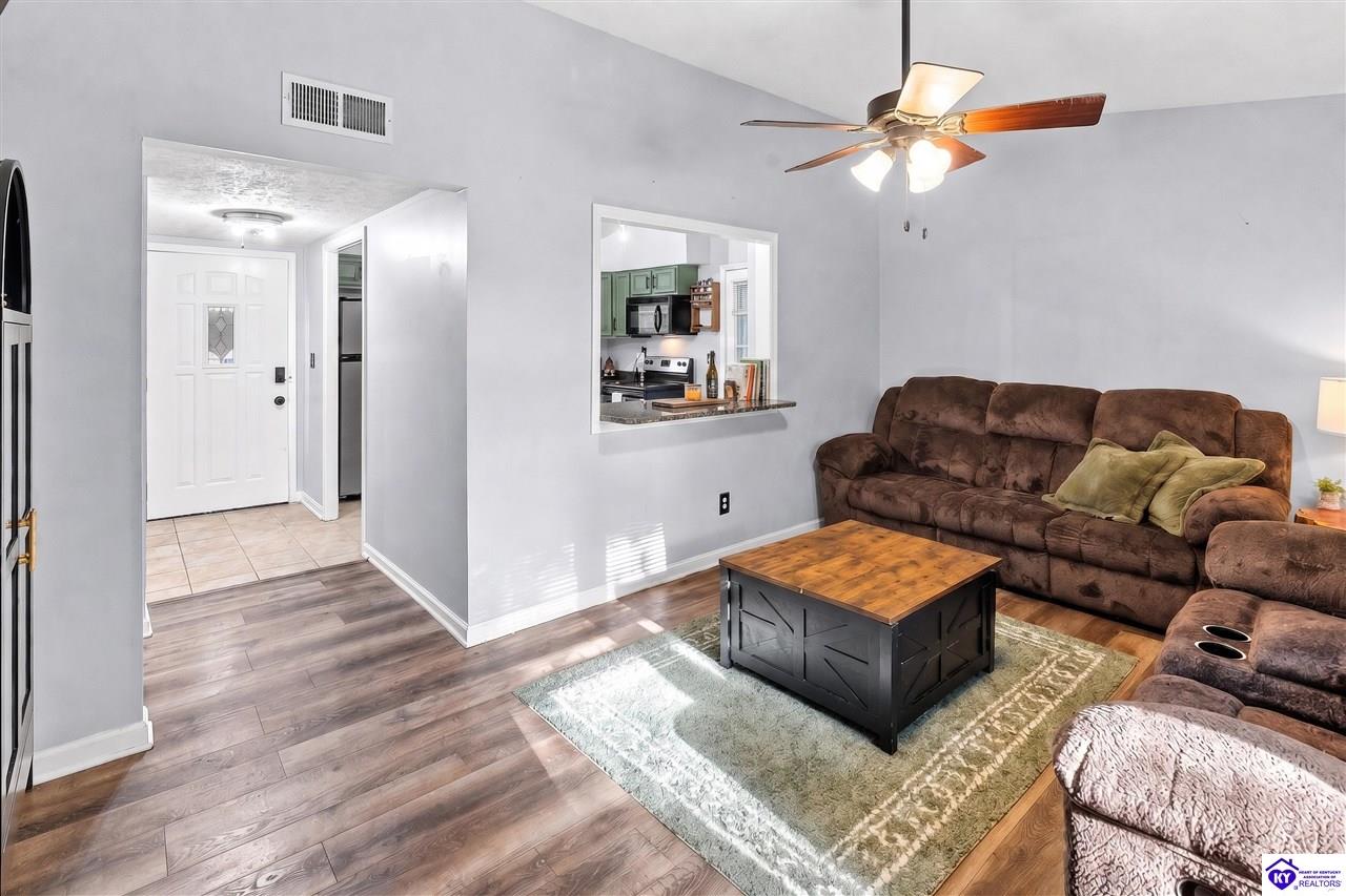 148 Vonda Court photo 9