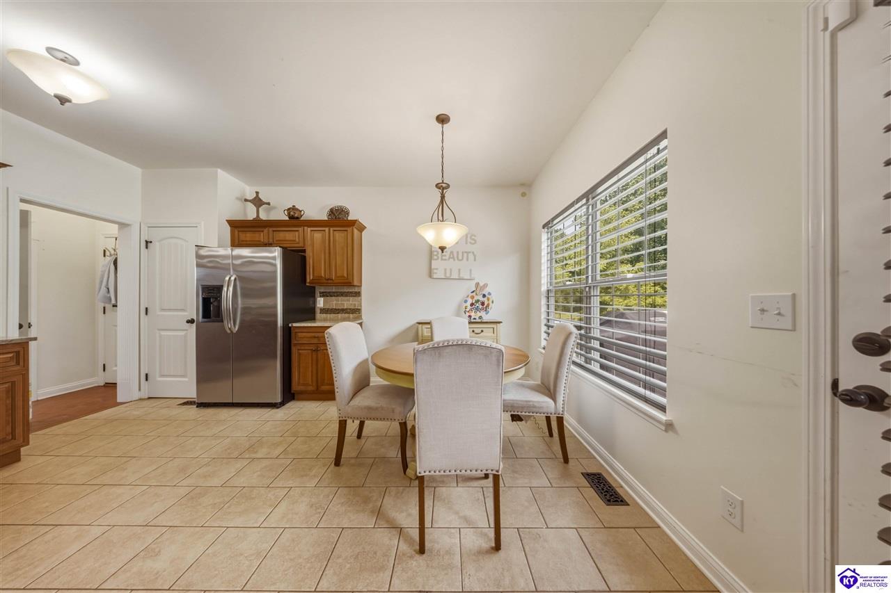 122 Vineland Parkway photo 16
