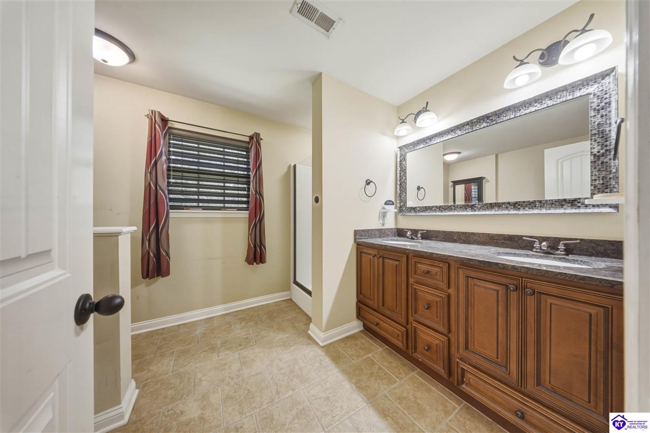 122 Vineland Parkway photo 23