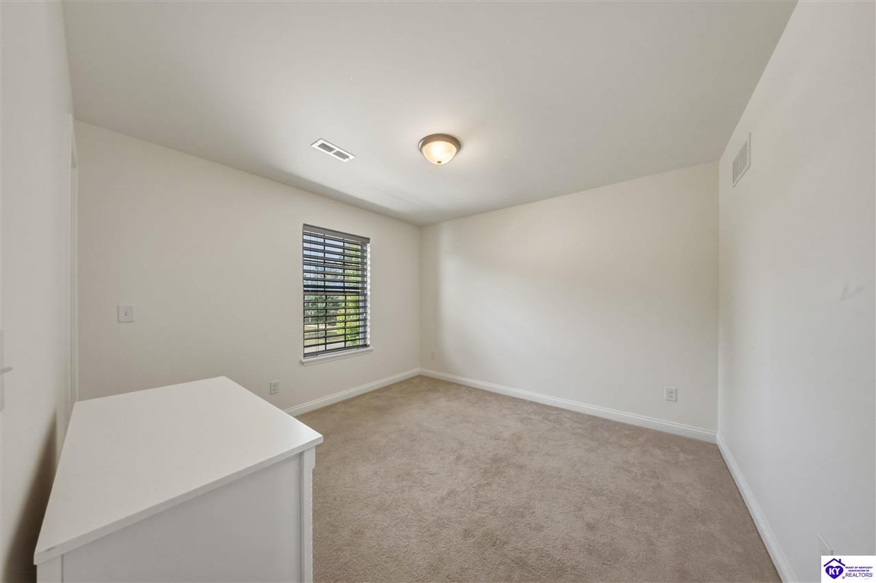 122 Vineland Parkway photo 32