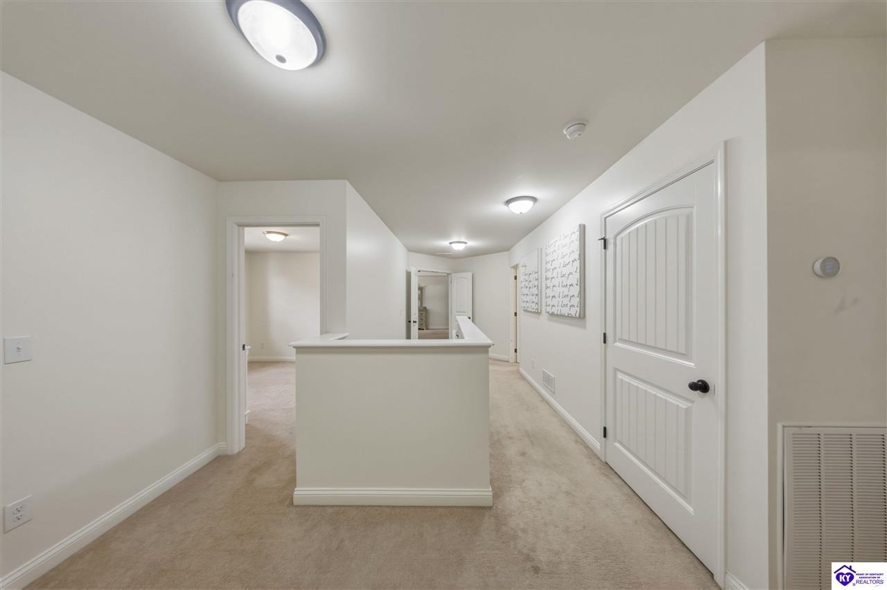 122 Vineland Parkway photo 36